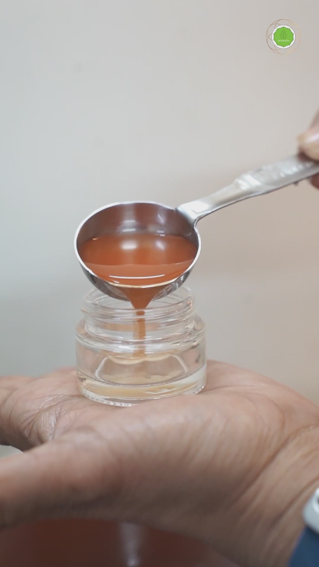 SUNDARA Overnight Plumping Lip Masque  short video - Anahata Organic